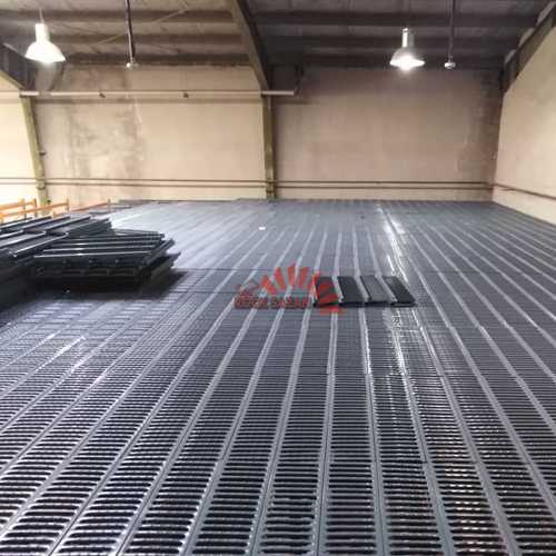 بالکن بندی انبار با قفس