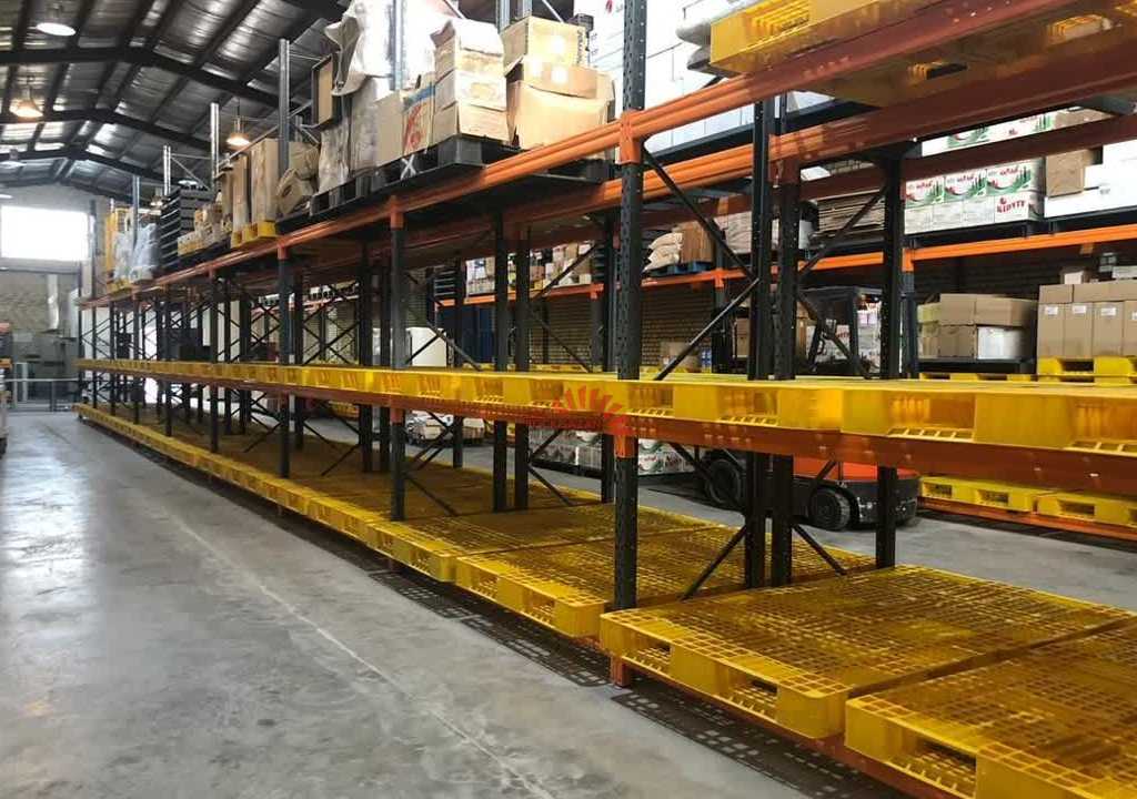 قفسه مخصوص راهرو کوچک به چه صورت طراحی می شود؟ قفسه مخصوص راهرو کوچک به چه صورت طراحی می شود؟